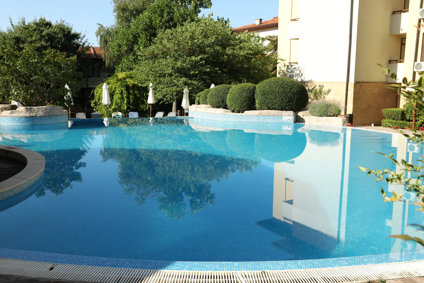 Why Spring Pool Opening Prevents Summer Pool Problems
